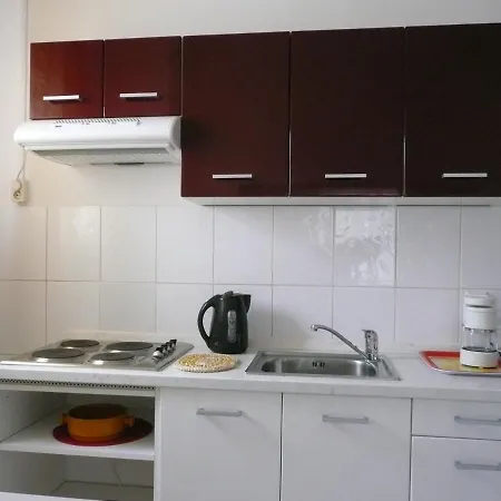 Toni, Borik Appartamento