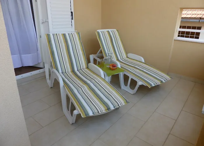 Toni, Borik Διαμέρισμα *